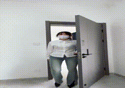 董事长惩罚女员工